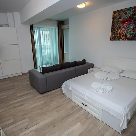 Pupa 2 Mamaia