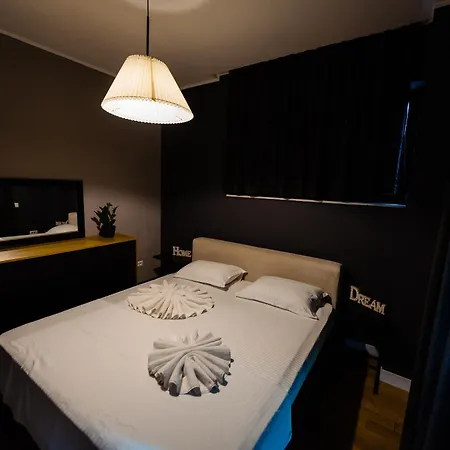 Pupa 2 Apartment *